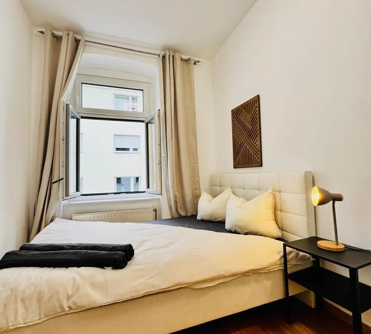 Stylish 4Br Shared Apt -10 Min Transport To Stadthalle Vienna