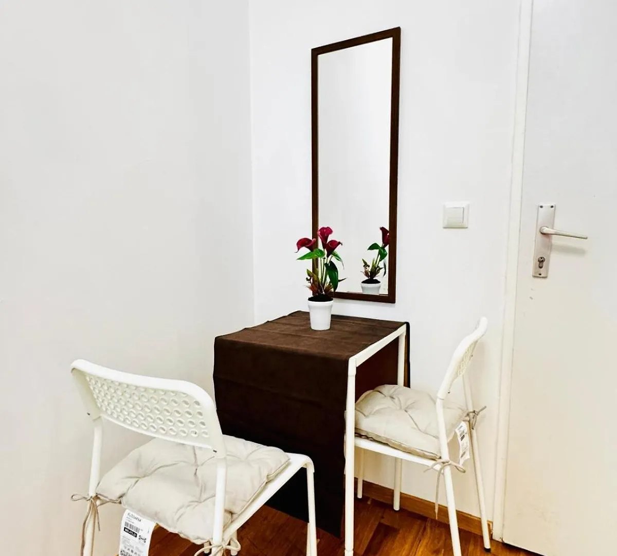 Stylish 4Br Shared Apt -10 Min Transport To Stadthalle Vienna Apartment