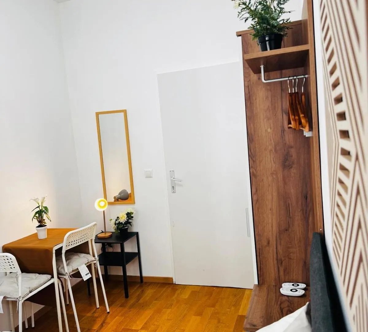 Stylish 4Br Shared Apt -10 Min Transport To Stadthalle Vienna Apartment