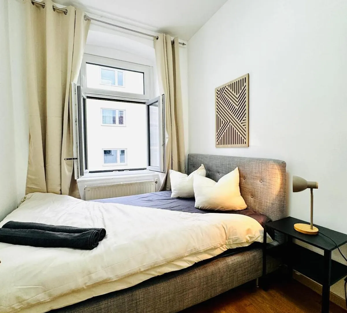 Stylish 4Br Shared Apt -10 Min Transport To Stadthalle Vienna Austria