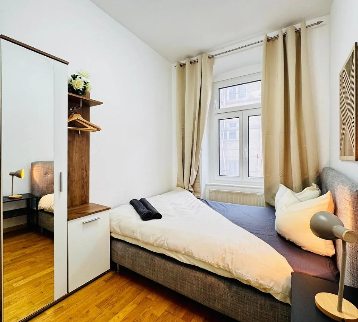 Stylish 4Br Shared Apt -10 Min Transport To Stadthalle Vienna