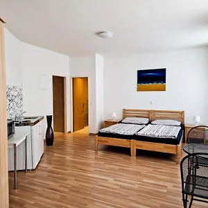 Youth Service Apartamento