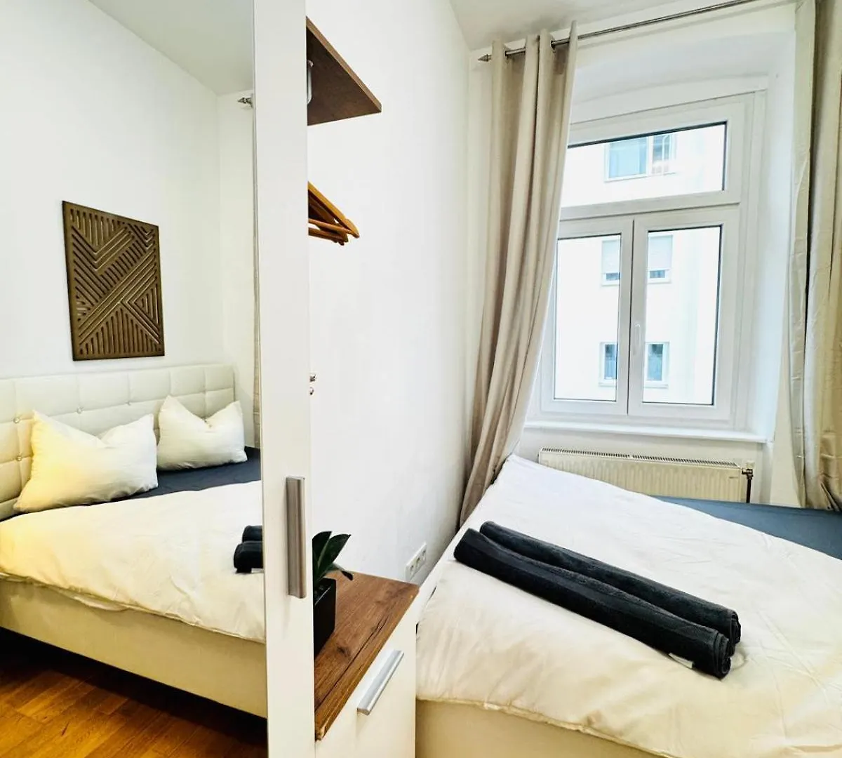 Stylish 4Br Shared Apt -10 Min Transport To Stadthalle Vienna Apartment